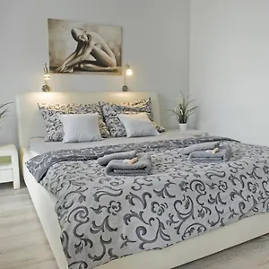 Nad Jeziorkiem Apartament Warszawa